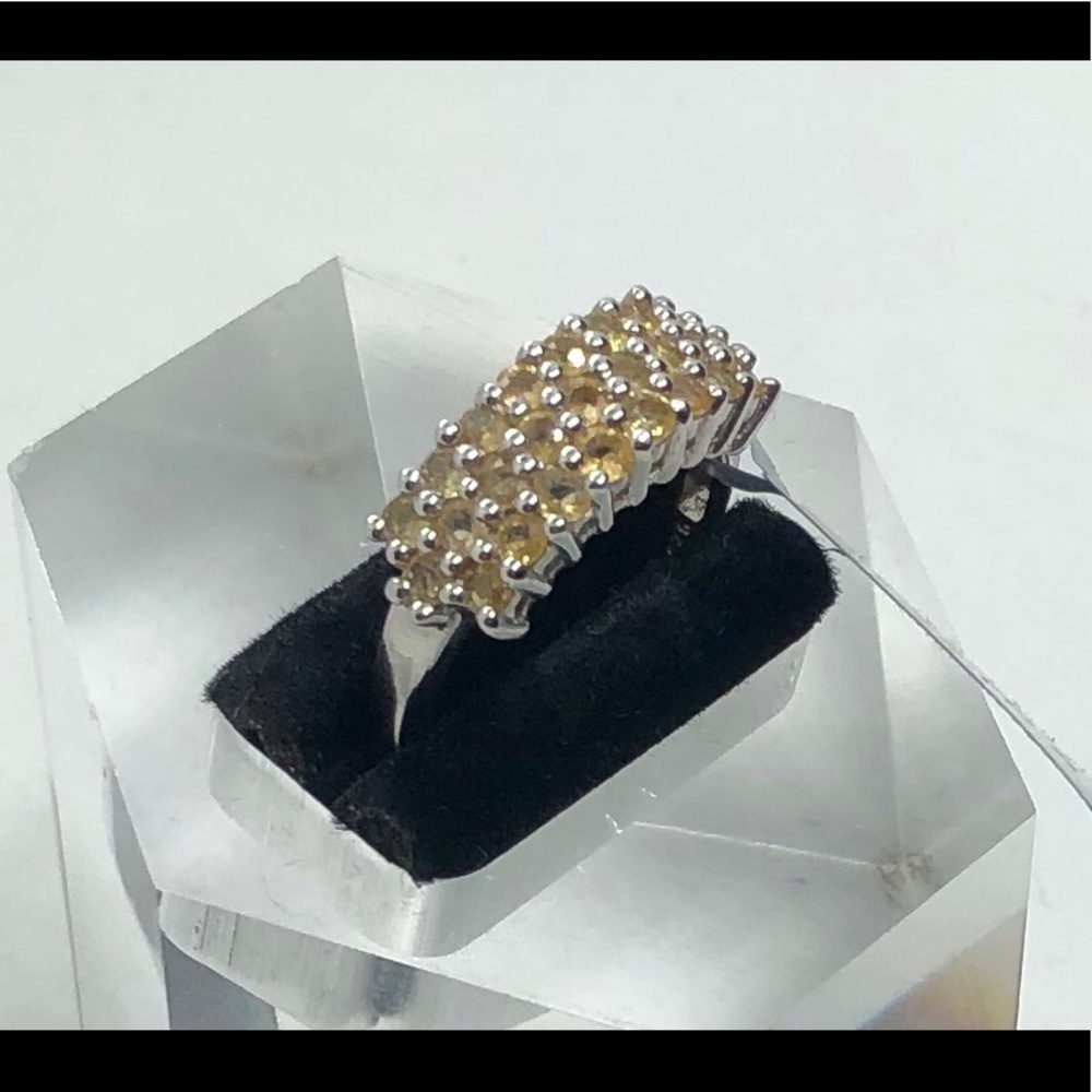 Genuine Yellow Sapphire Ring - Picture 4 of 4